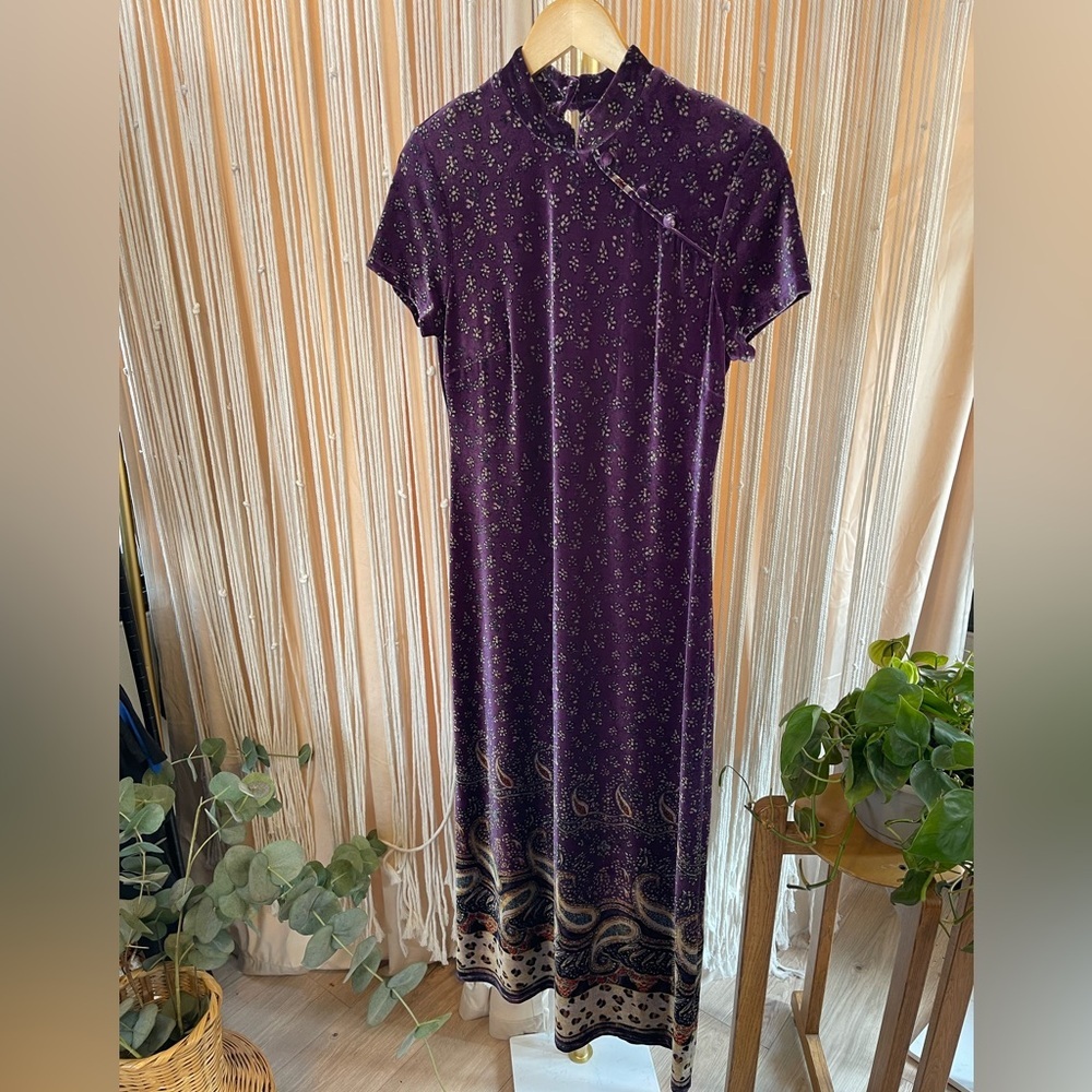 vintage purple velvet cheongsam/qipao w classic mandarin collar & short sleeves - Picture 3 of 16